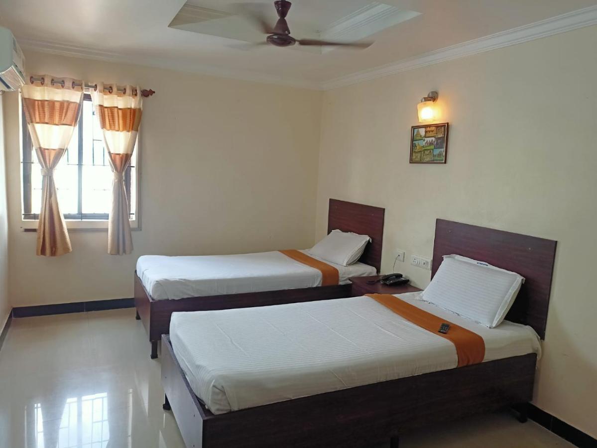 Sky Park Hotels Tiruppur Eksteriør billede