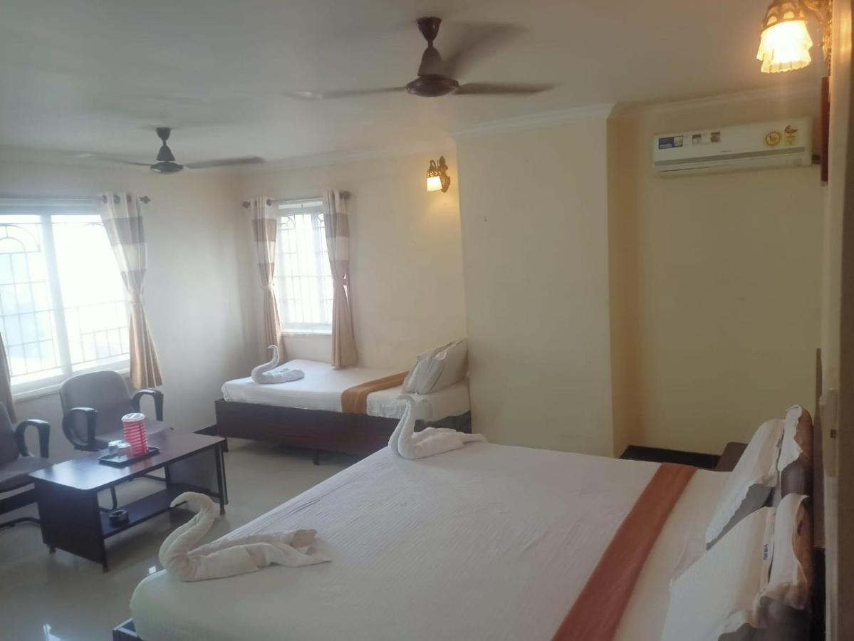 Sky Park Hotels Tiruppur Eksteriør billede