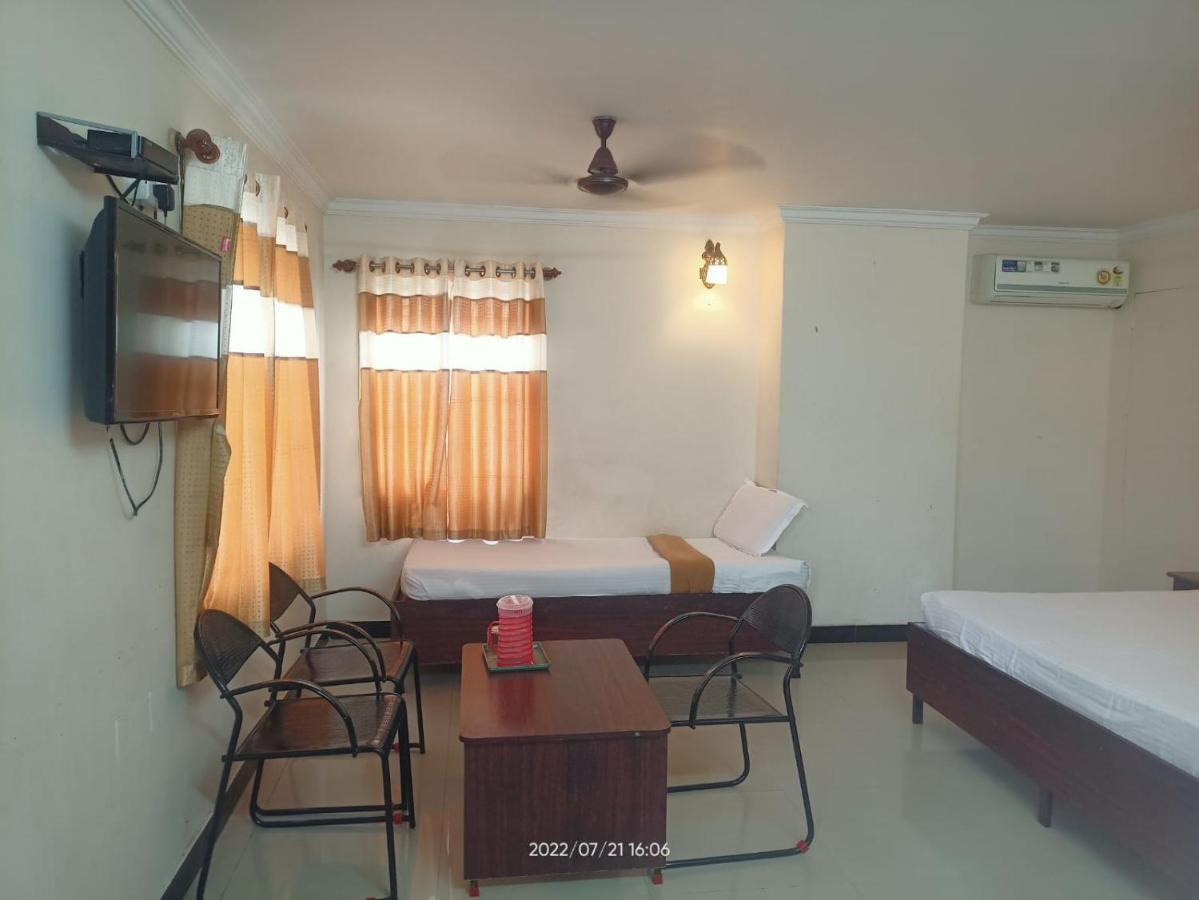 Sky Park Hotels Tiruppur Eksteriør billede