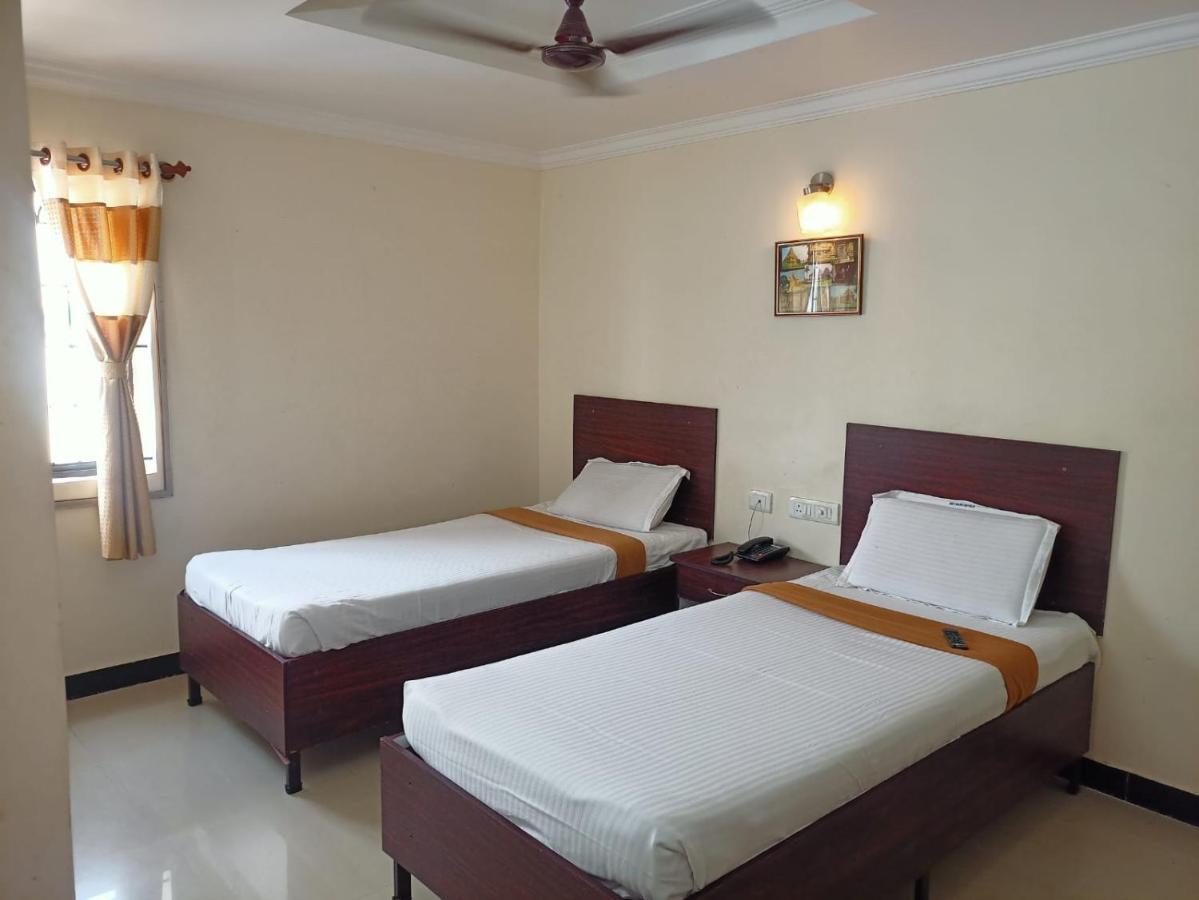 Sky Park Hotels Tiruppur Eksteriør billede